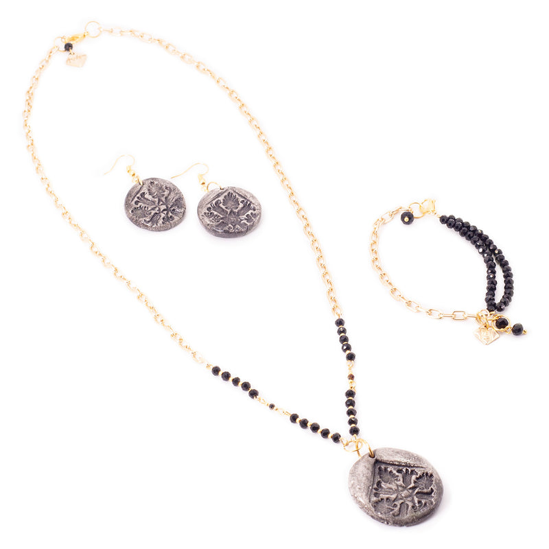 Juego de Collar Largo Flor Maya De Barro Gris