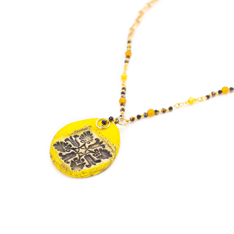 Juego de Collar Flor de Barro Maya Amarillo