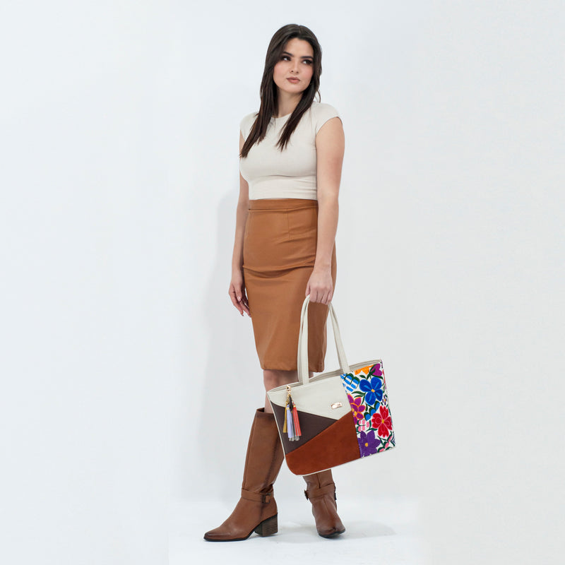 Gabriela Piel Telar Flores